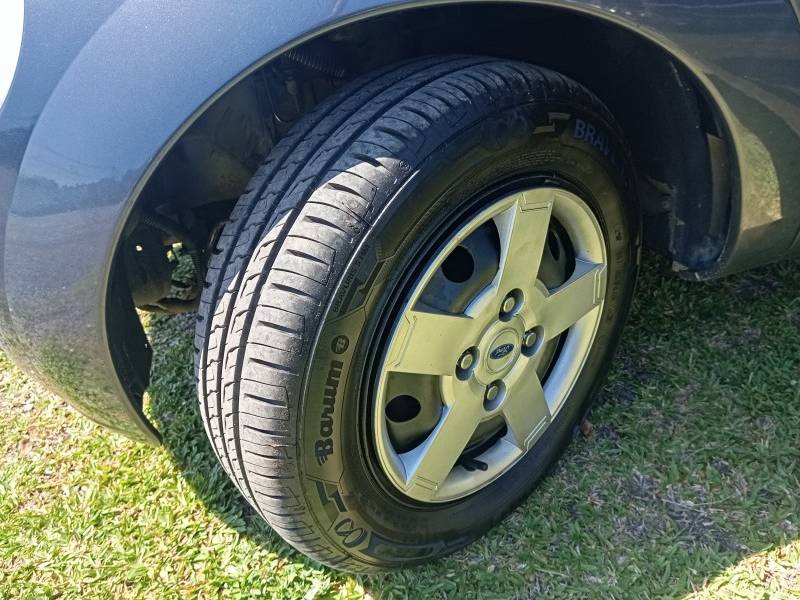 FORD - KA - 2004/2004 - Cinza - R$ 22.900,00