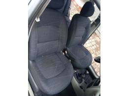 RENAULT - CLIO - 2006/2006 - Prata - R$ 19.900,00