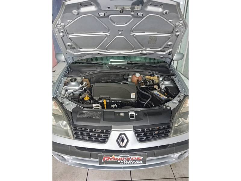 RENAULT - CLIO - 2006/2006 - Prata - R$ 19.900,00