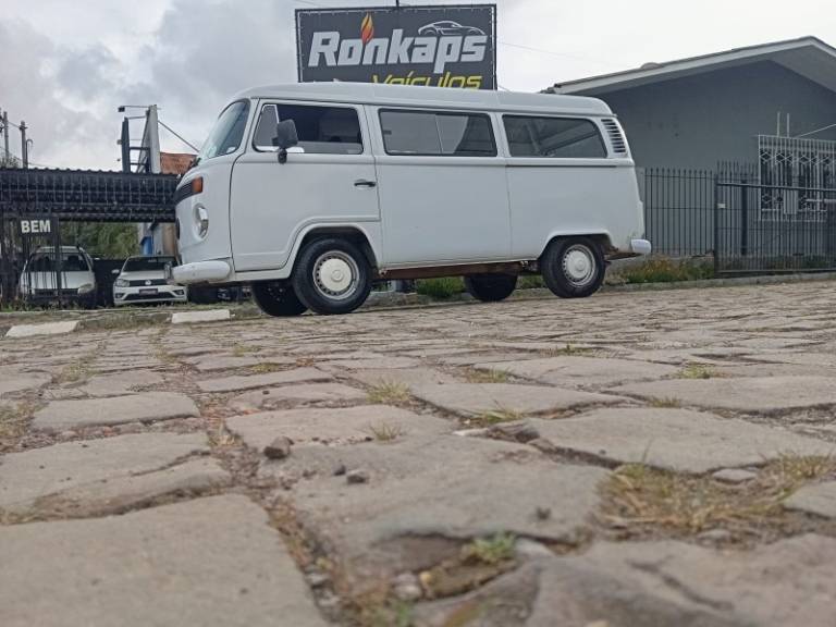 VOLKSWAGEN - KOMBI - 2000/2000 - Branca - R$ 29.900,00