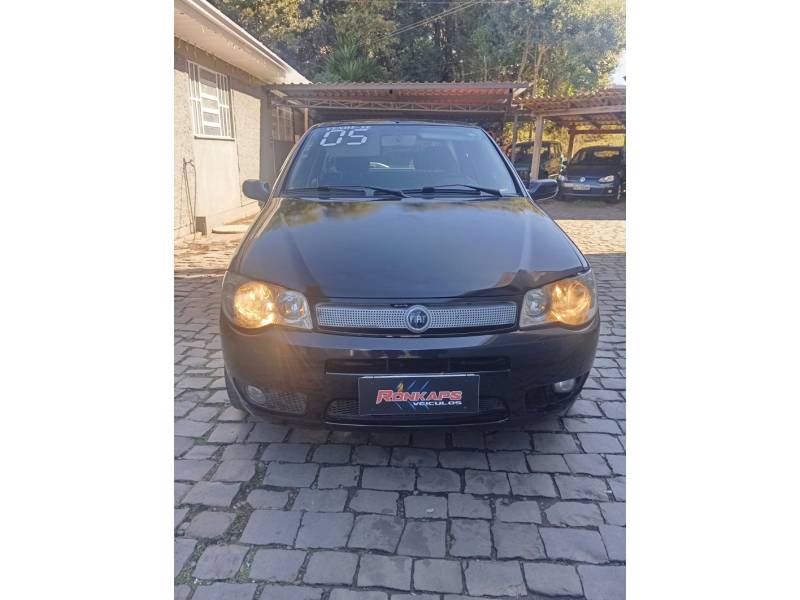 FIAT - PALIO - 2005/2005 - Preta - R$ 15.900,00