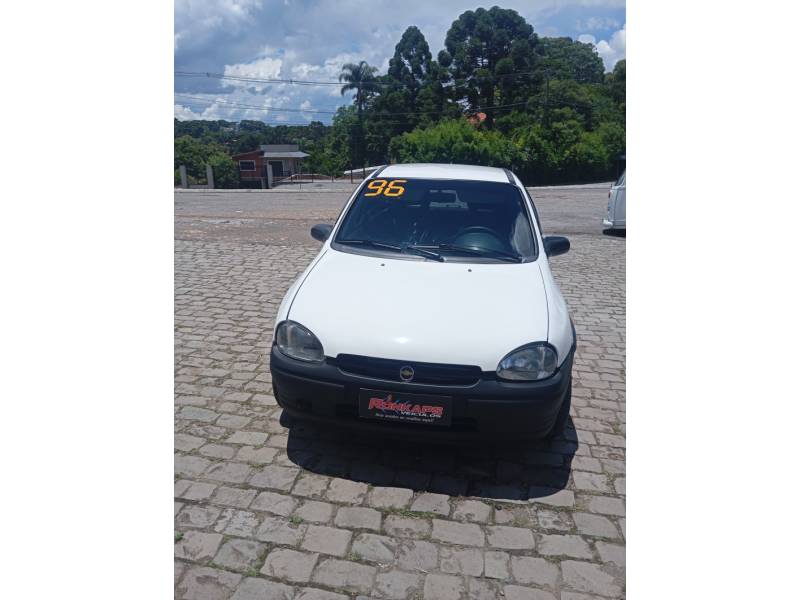 CHEVROLET - CORSA - 1996/1996 - Branca - R$ 18.900,00