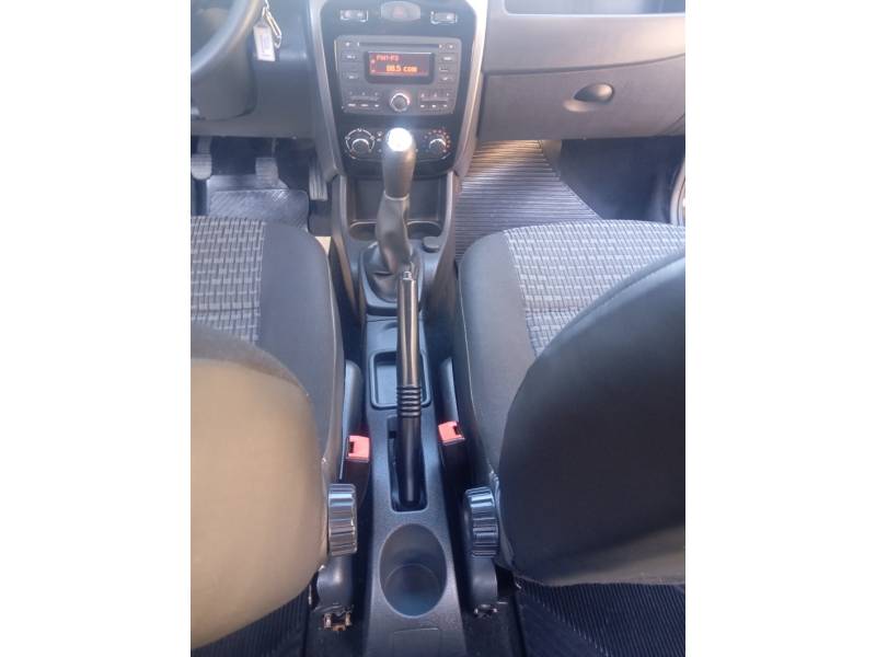 RENAULT - SANDERO - 2012/2012 - Preta - R$ 35.900,00