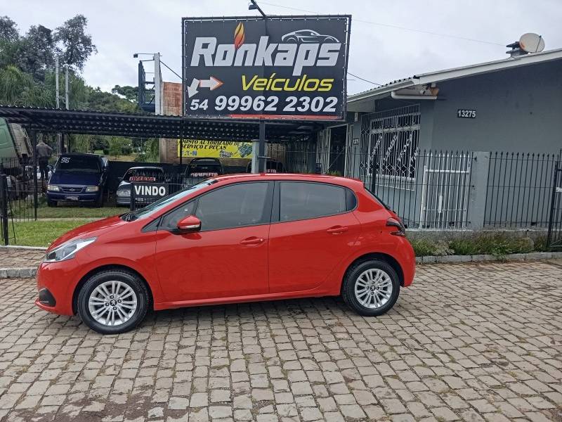 PEUGEOT - 208 - 2018/2018 - Vermelha - R$ 45.900,00