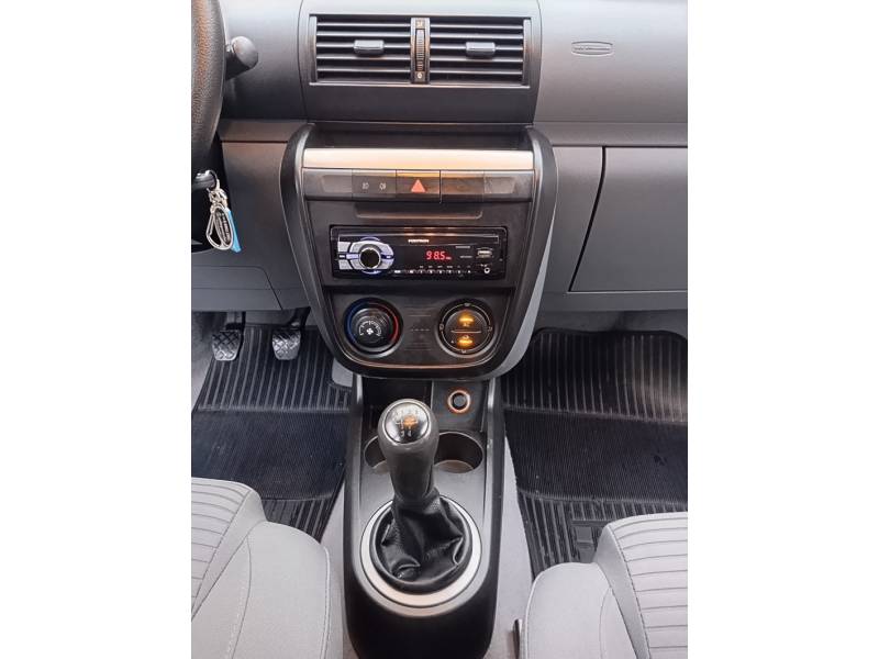 VOLKSWAGEN - SPACEFOX - 2008/2008 - Prata - R$ 31.900,00