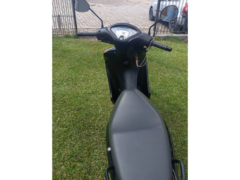 HONDA - BIZ 100 - 2015/2015 - Preta - R$ 11.900,00