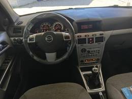 CHEVROLET - VECTRA - 2011/2011 - Vermelha - R$ 43.900,00