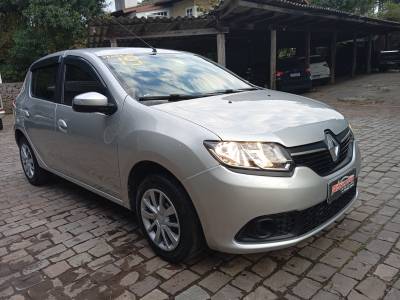 RENAULT - SANDERO - 2019/2019 - Branca - R$ 48.900,00