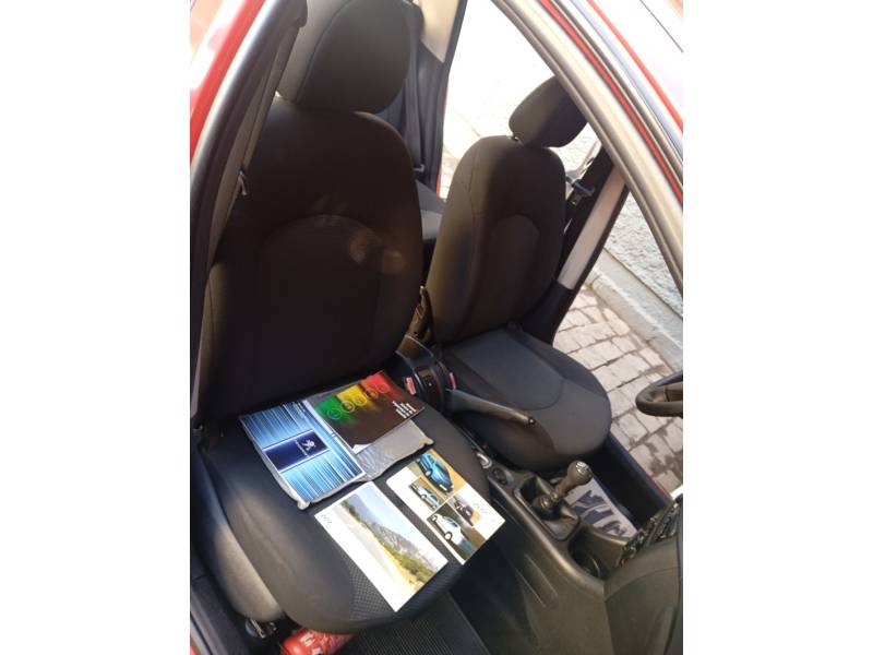 PEUGEOT - 207 - 2014/2014 - Vermelha - R$ 29.900,00