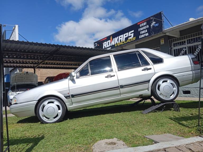 VOLKSWAGEN - SANTANA - 1996/1996 - Prata - R$ 28.900,00