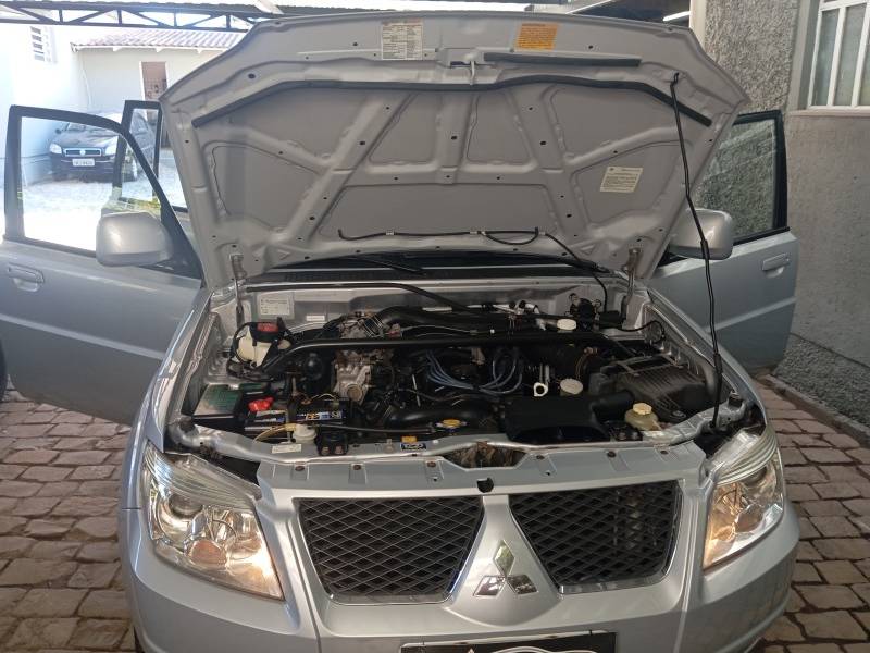 MITSUBISHI - PAJERO TR4 - 2010/2010 - Prata - R$ 59.900,00