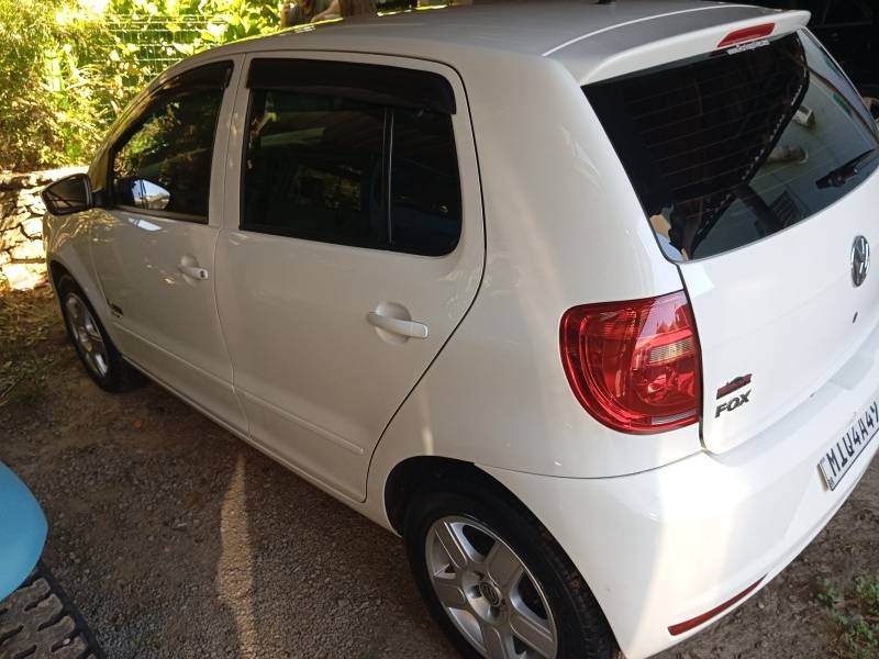 VOLKSWAGEN - FOX - 2011/2011 - Branca - R$ 31.900,00