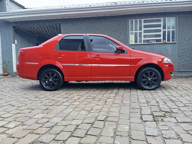 FIAT - SIENA - 2009/2009 - Vermelha - R$ 31.900,00