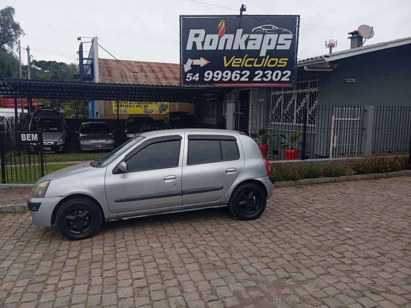 RENAULT - CLIO - 2006/2006 - Prata - R$ 19.900,00