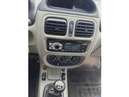 RENAULT - CLIO - 2006/2006 - Prata - R$ 19.900,00