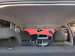 PEUGEOT - 207 - 2014/2014 - Vermelha - R$ 29.900,00