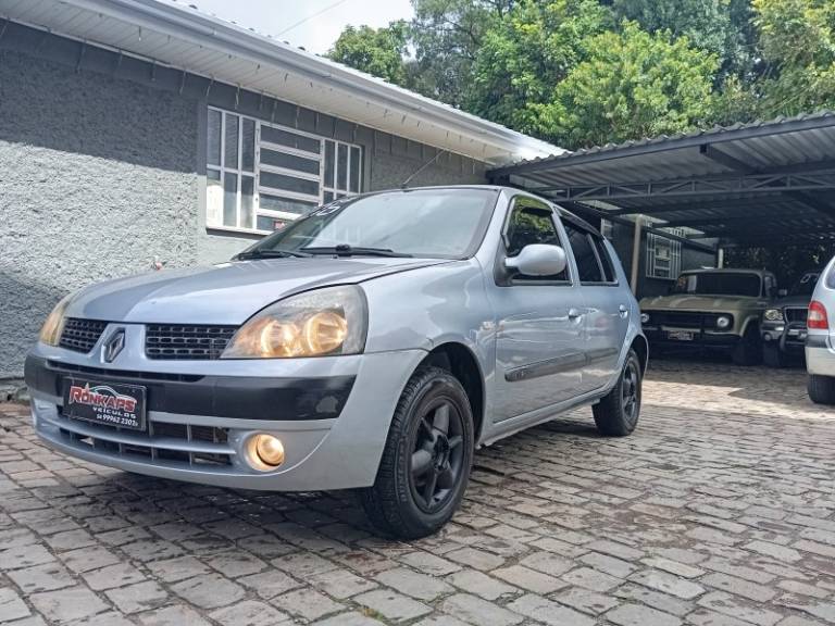 RENAULT - CLIO - 2006/2006 - Prata - R$ 19.900,00