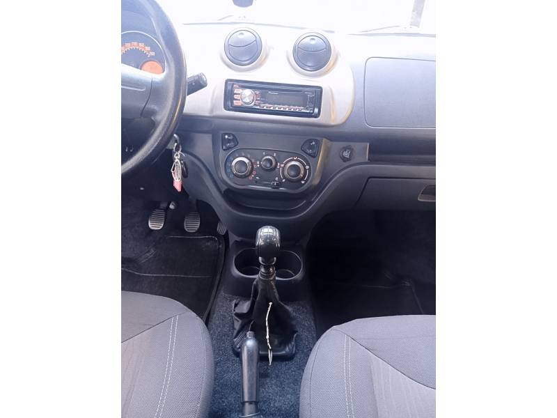 FIAT - UNO - 2013/2013 - Branca - R$ 34.900,00