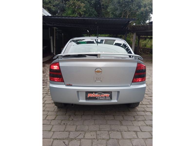 CHEVROLET - ASTRA - 2011/2011 - Prata - R$ 38.900,00