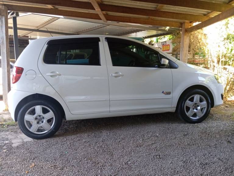 VOLKSWAGEN - FOX - 2011/2011 - Branca - R$ 31.900,00