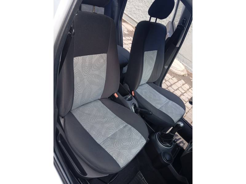 FORD - FIESTA - 2010/2010 - Prata - R$ 31.900,00