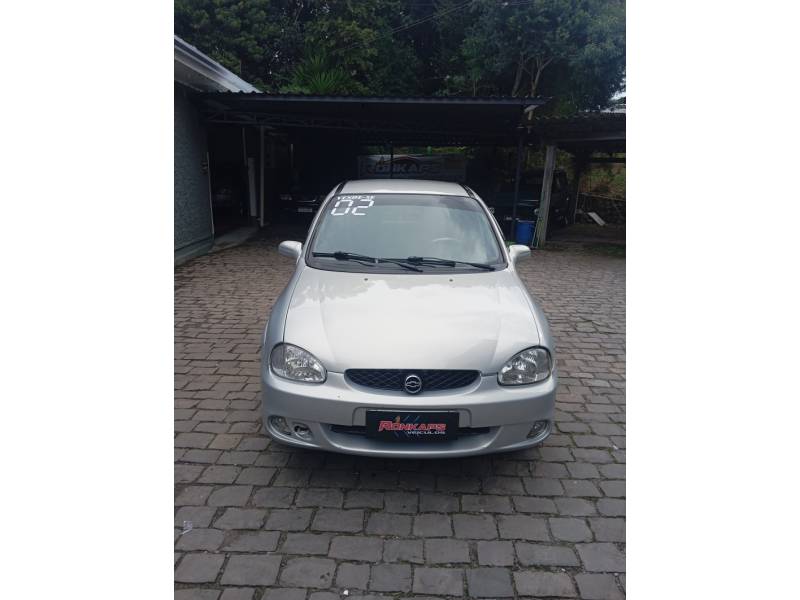 CHEVROLET - CORSA - 2002/2002 - Prata - R$ 19.900,00