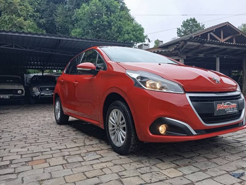 PEUGEOT - 208 - 2018/2018 - Vermelha - R$ 45.900,00