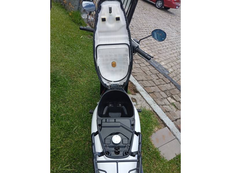 HONDA - BIZ 125 - 2009/2009 - Branca - R$ 10.900,00