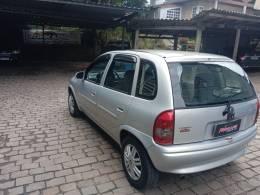 CHEVROLET - CORSA - 2002/2002 - Prata - R$ 19.900,00