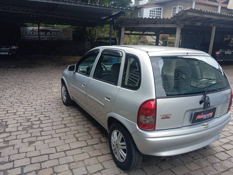CHEVROLET - CORSA - 2002/2002 - Prata - R$ 19.900,00