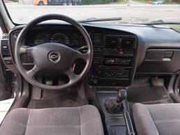 CHEVROLET - OMEGA - 1994/1994 - Preta - R$ 32.900,00