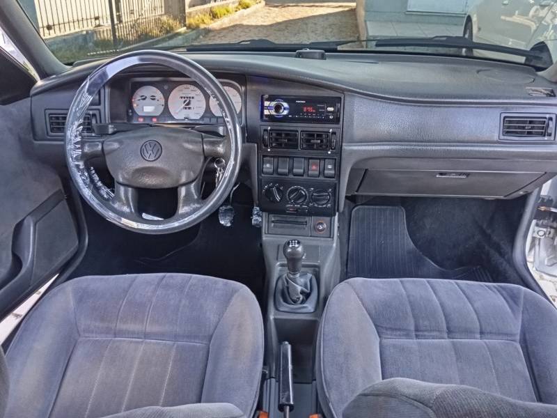 VOLKSWAGEN - SANTANA - 1996/1996 - Prata - R$ 29.900,00