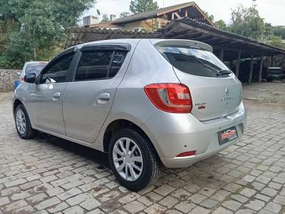 RENAULT - SANDERO - 2019/2019 - Prata - R$ 48.900,00