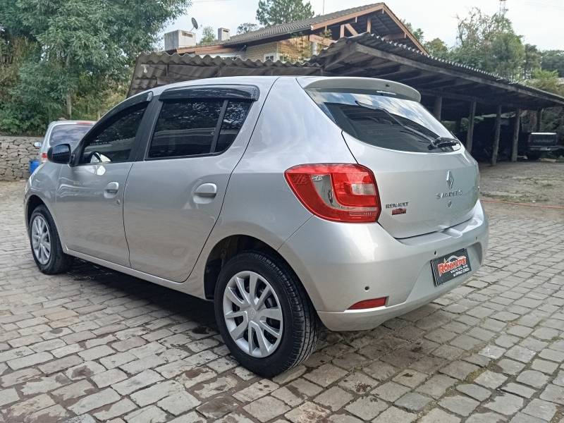 RENAULT - SANDERO - 2019/2019 - Prata - R$ 48.900,00