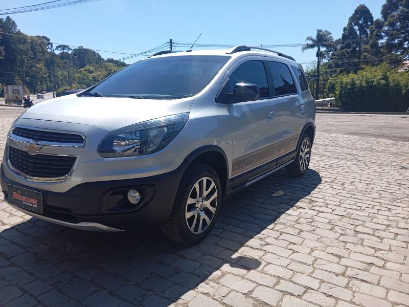 CHEVROLET - SPIN - 2016/2016 - Branca - R$ 59.900,00