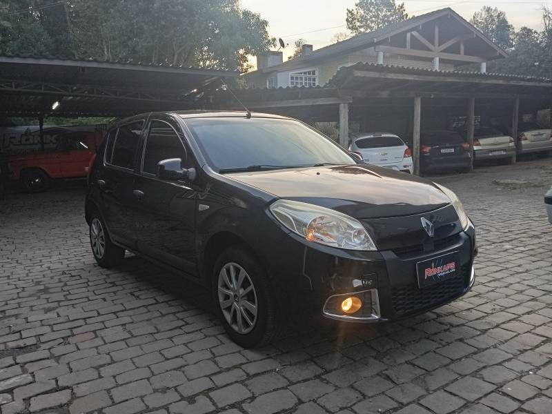 RENAULT - SANDERO - 2012/2012 - Preta - R$ 1,00