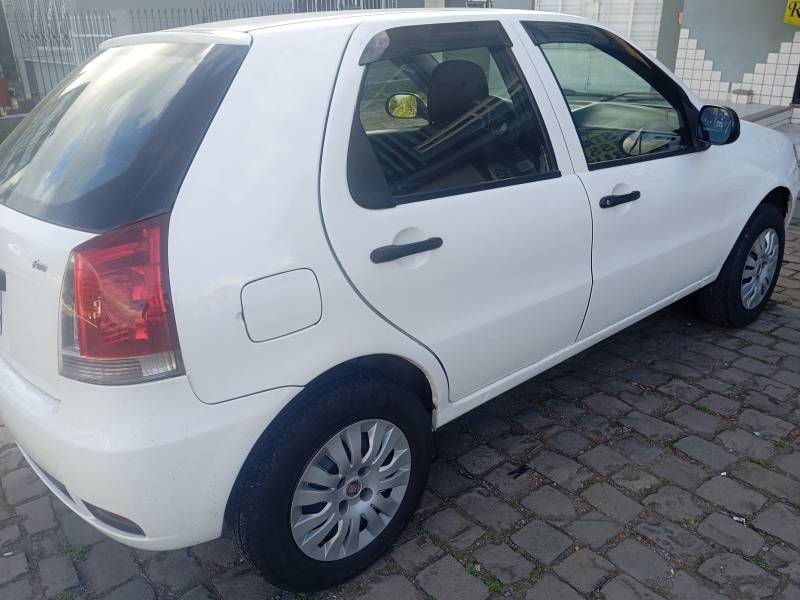 FIAT - PALIO - 2015/2015 - Branca - Sob Consulta