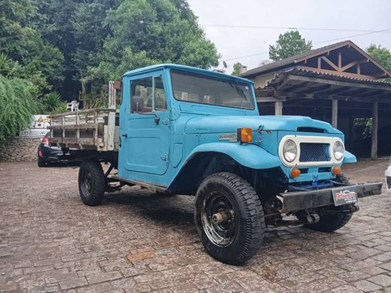 TOYOTA - BANDEIRANTE - 1967/1967 - Azul - R$ 42.900,00