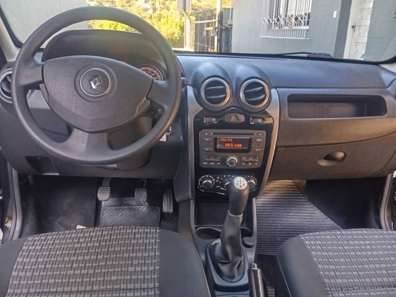 RENAULT - SANDERO - 2012/2012 - Preta - R$ 35.900,00