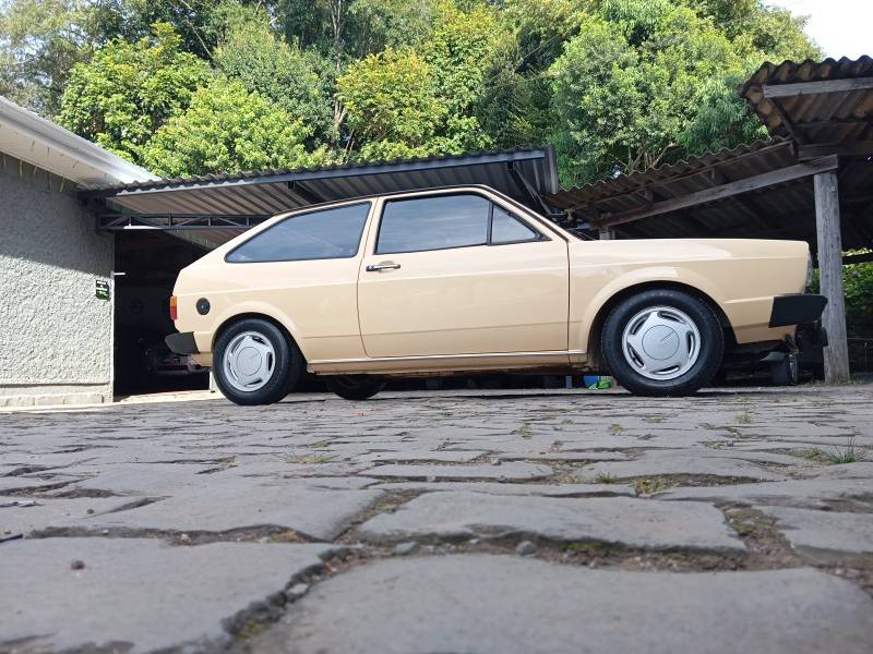 VOLKSWAGEN - GOL - 1984/1984 - Bege - R$ 28.900,00