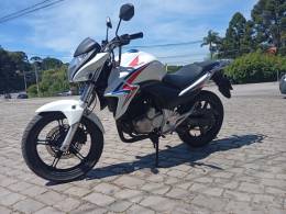 HONDA - CB 300R - 2015/2015 - Branca - R$ 17.900,00