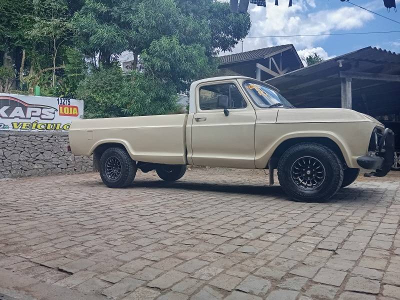 CHEVROLET - C14 - 1976/1976 - Bege - R$ 39.900,00