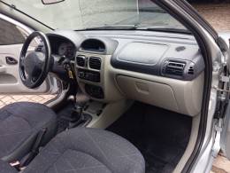 RENAULT - CLIO - 2006/2006 - Prata - R$ 19.900,00