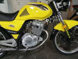 SUZUKI - YES - 2011/2011 - Amarela - R$ 7.900,00