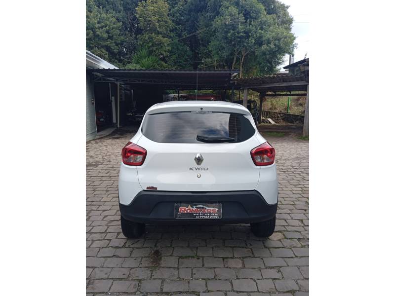 RENAULT - KWID - 2022/2022 - Branca - R$ 47.900,00
