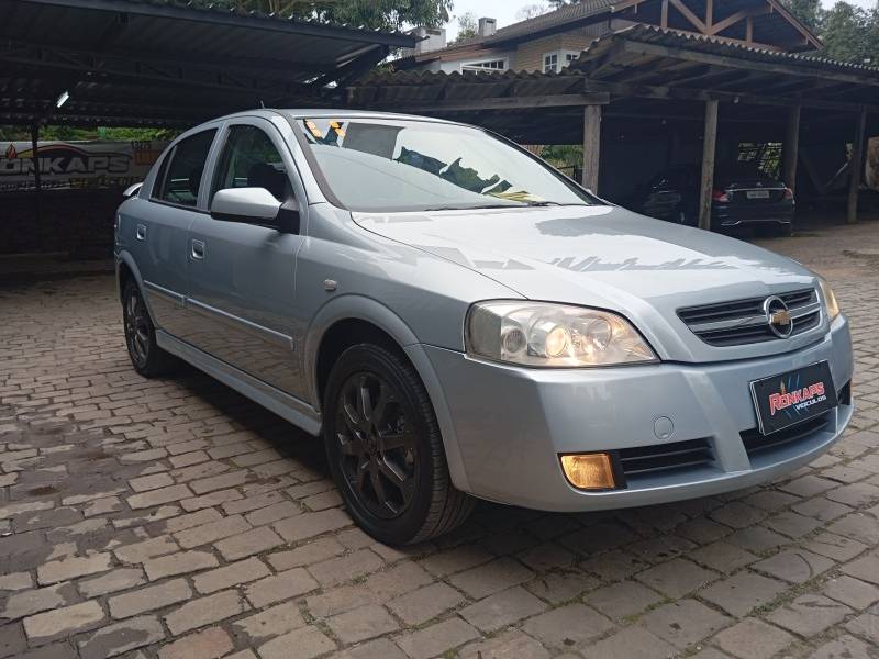 CHEVROLET - ASTRA - 2011/2011 - Prata - R$ 38.900,00