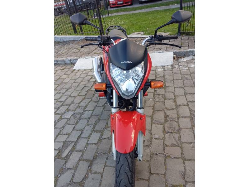 HONDA - CB 300R - 2012/2012 - Vermelha - R$ 13.900,00