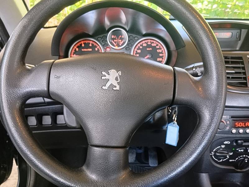 PEUGEOT - 207 - 2009/2009 - Preta - R$ 22.900,00