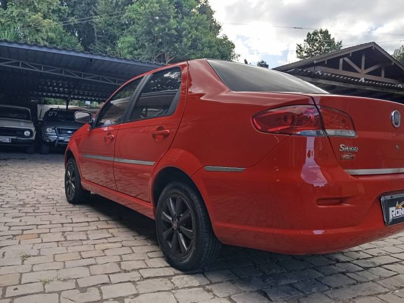 FIAT - SIENA - 2009/2009 - Vermelha - R$ 31.900,00