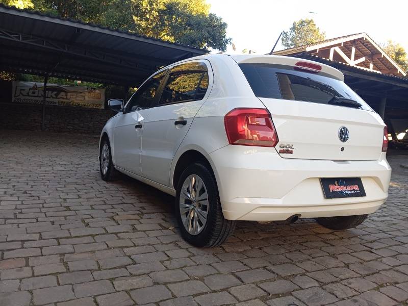 VOLKSWAGEN - GOL - 2022/2022 - Branca - R$ 61.900,00